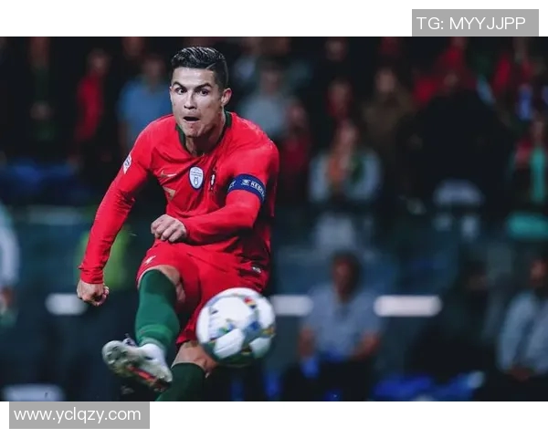 全球足球巨星璀璨星空壁纸展示，感受世界足球风采与激情的碰撞